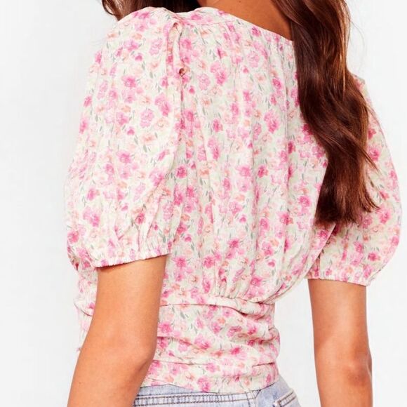 Nasty Gal Floral V Neck Puff Sleeve Blouse size Medium - Picture 3 of 15